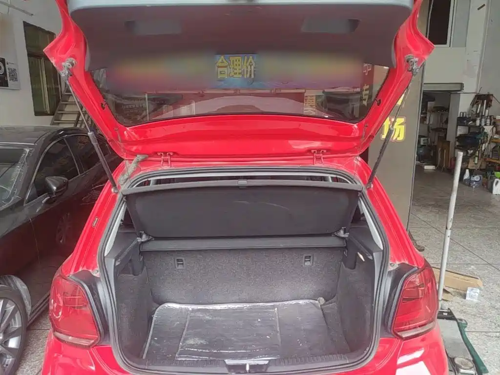 Volkswagen Polo 2016 1.4L Automatic Trend фото 19