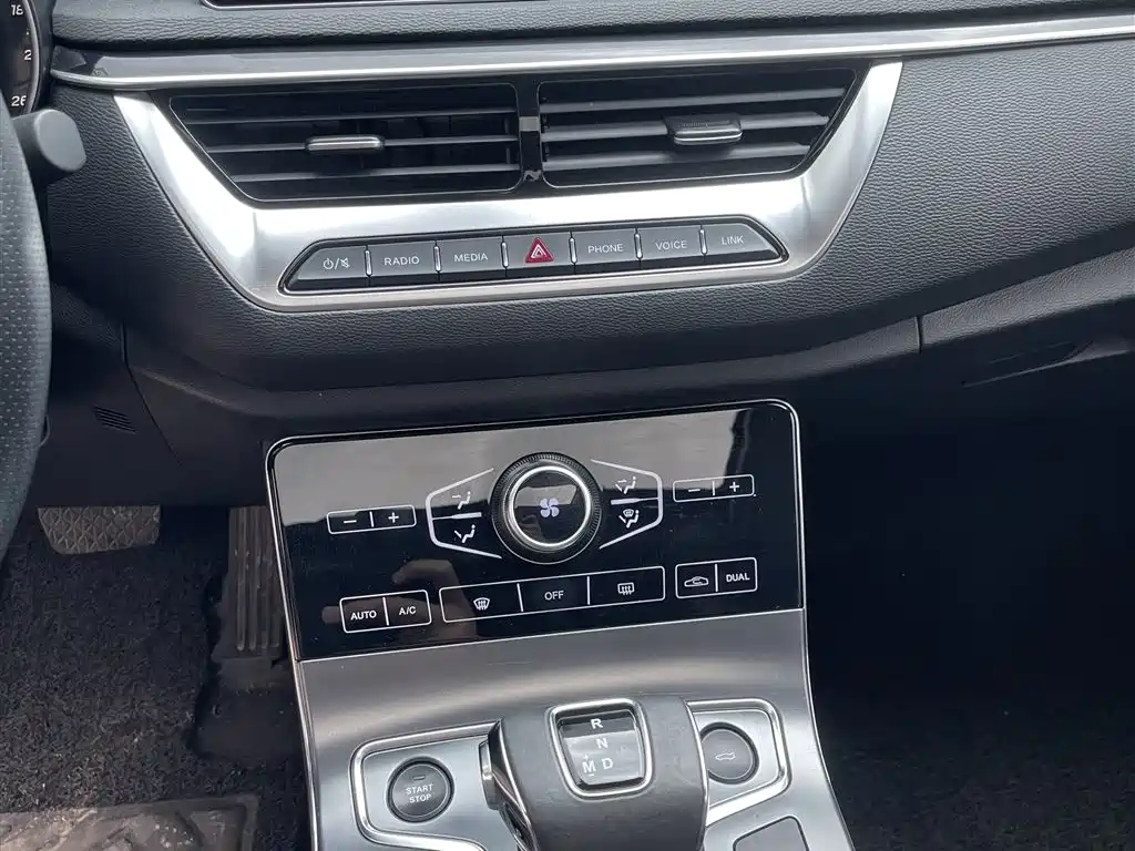Hongqi H5 2020 1.5T DCT Qi Rhythm Edition фото 12