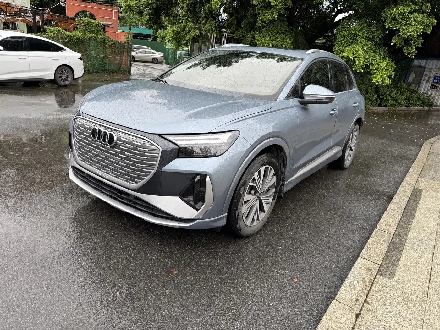 Audi Q4 e-tron 2022 2022 40 e-tron Pioneer Edition
