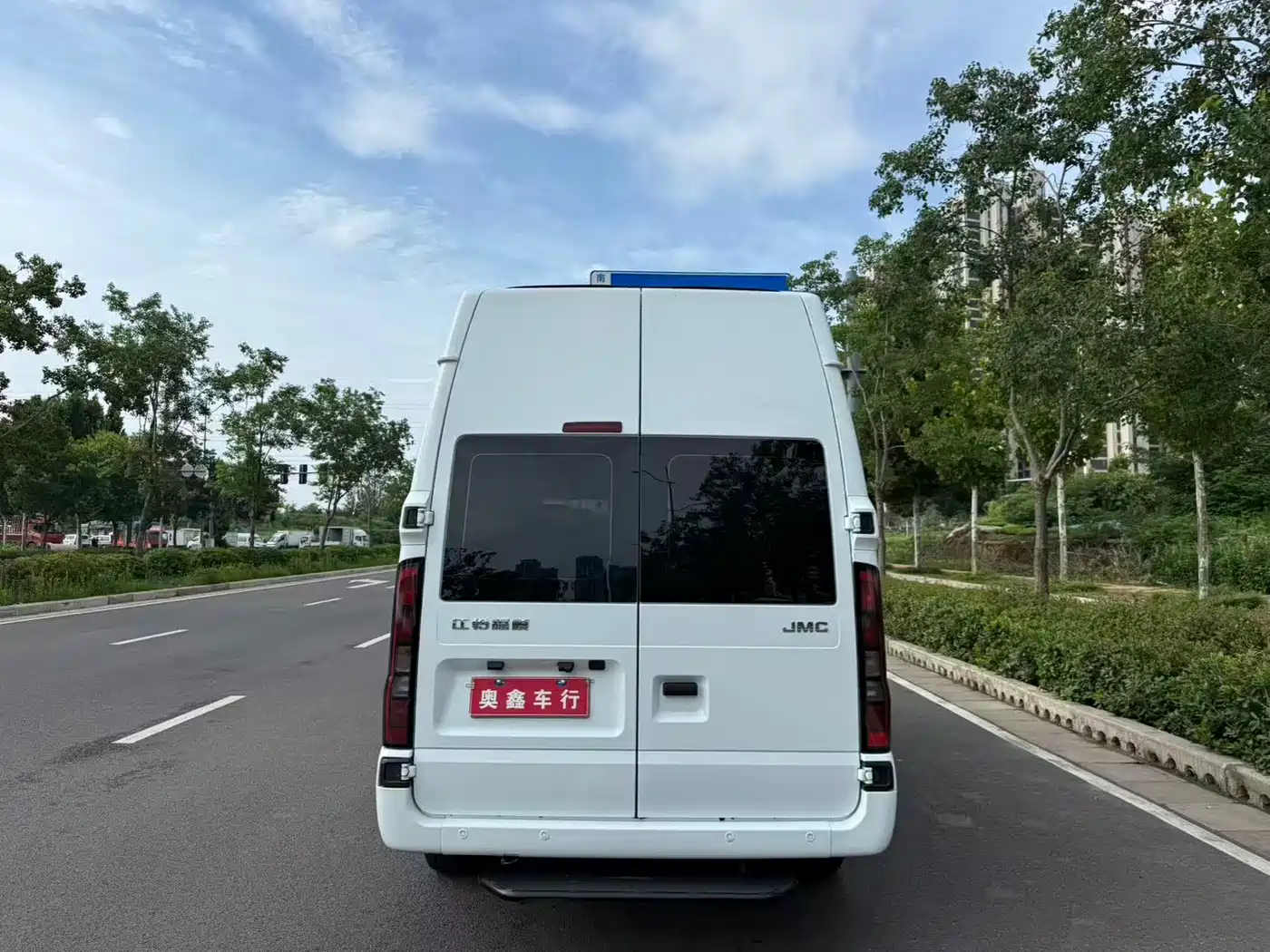 Jiangling JMC Fushun 2024 2022 2.0T Manual Multi-purpose Passenger Vehicle Medium Wheelbase High Roof 6-7 seater