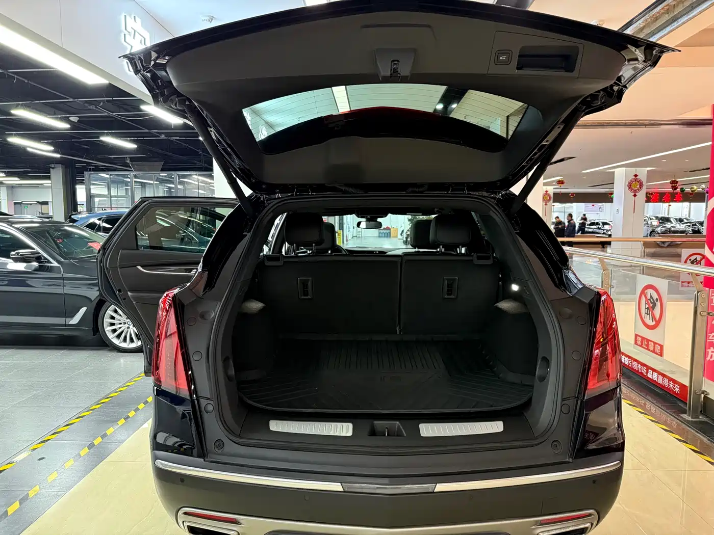 Cadillac XT5 2021 2.0T 2WD Luxury Edition фото 9