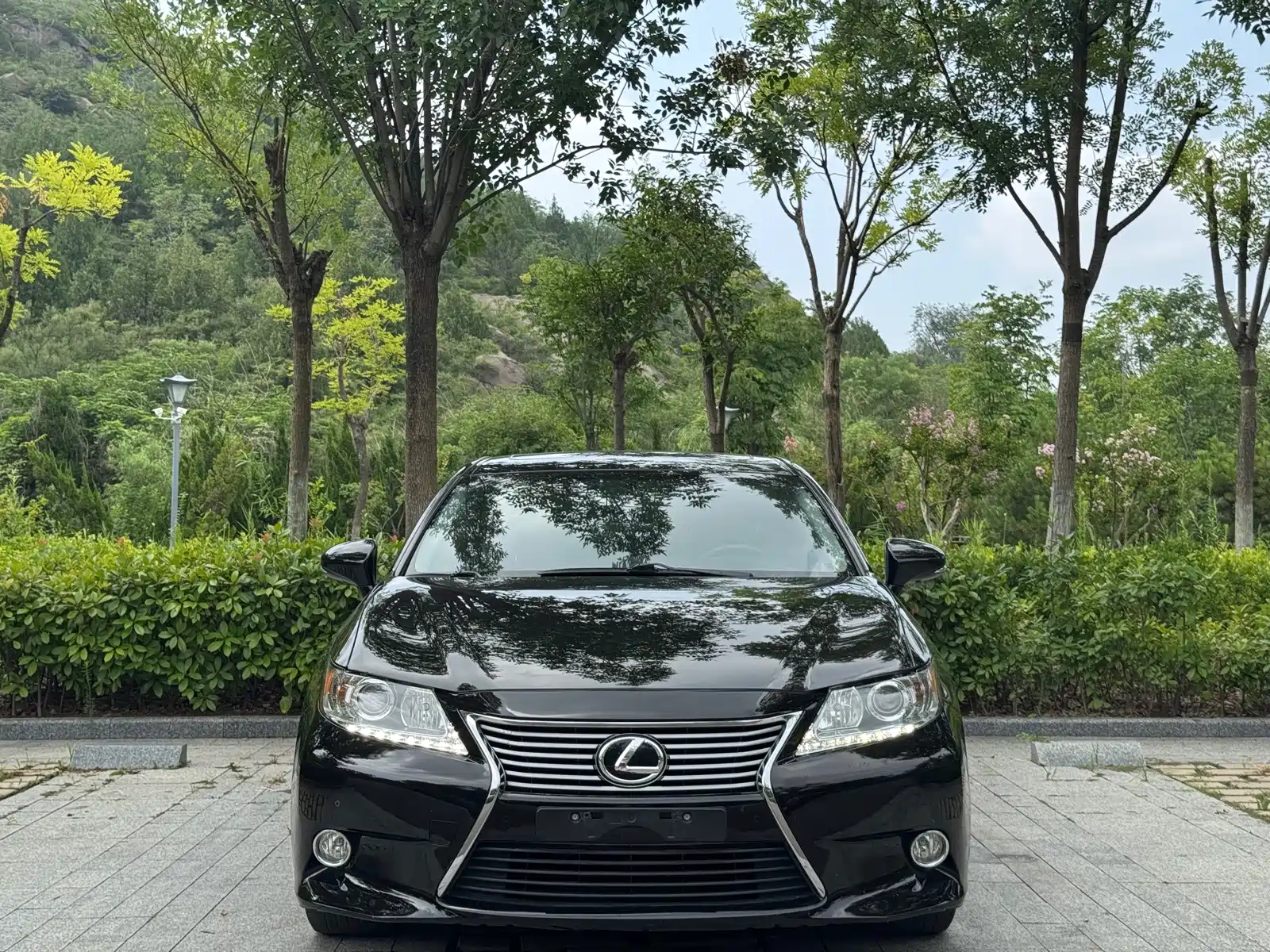 Фото 2 - Lexus ES