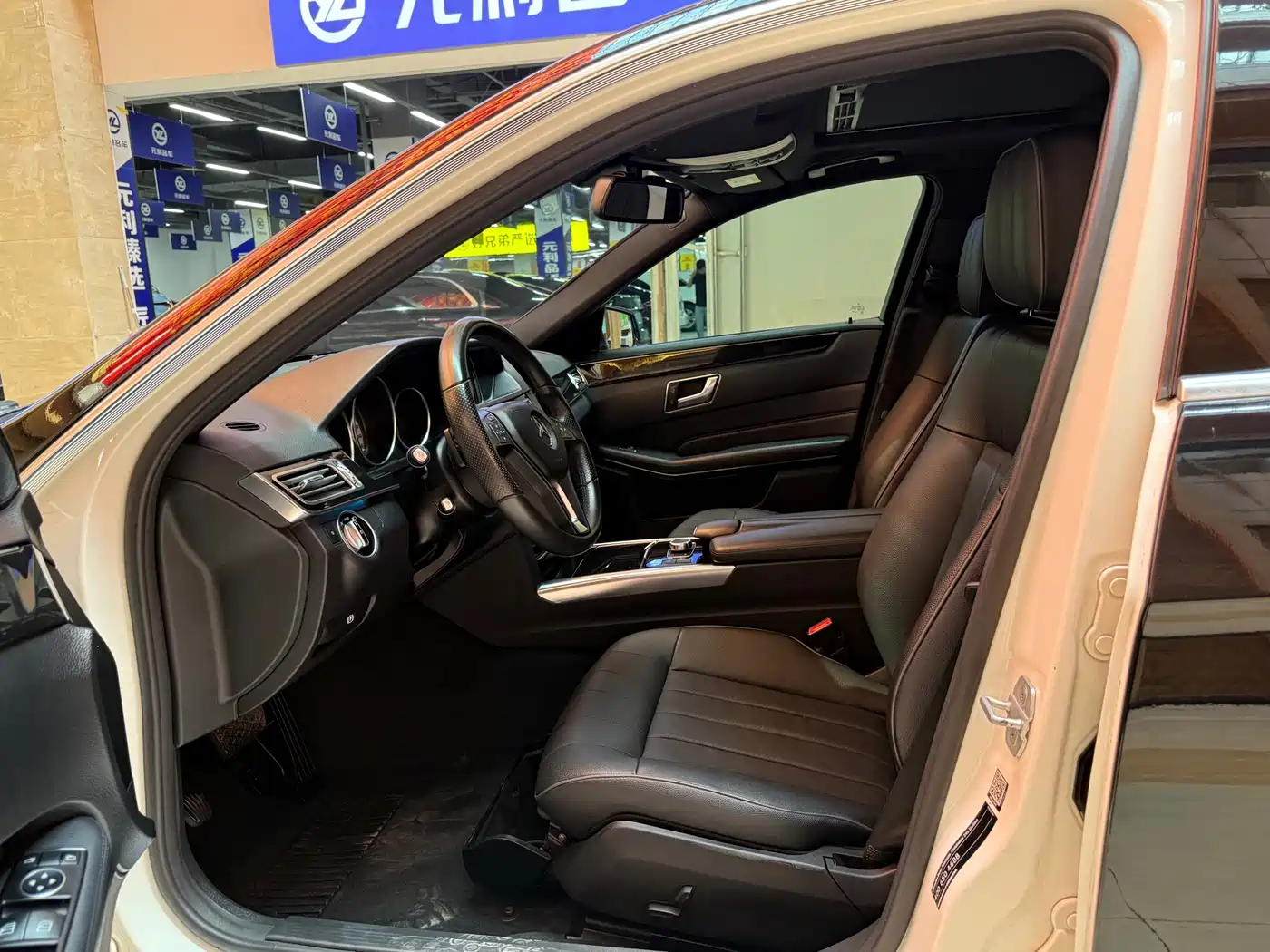 Mercedes-Benz E-Class 2015 Facelift E 180 L фото 4