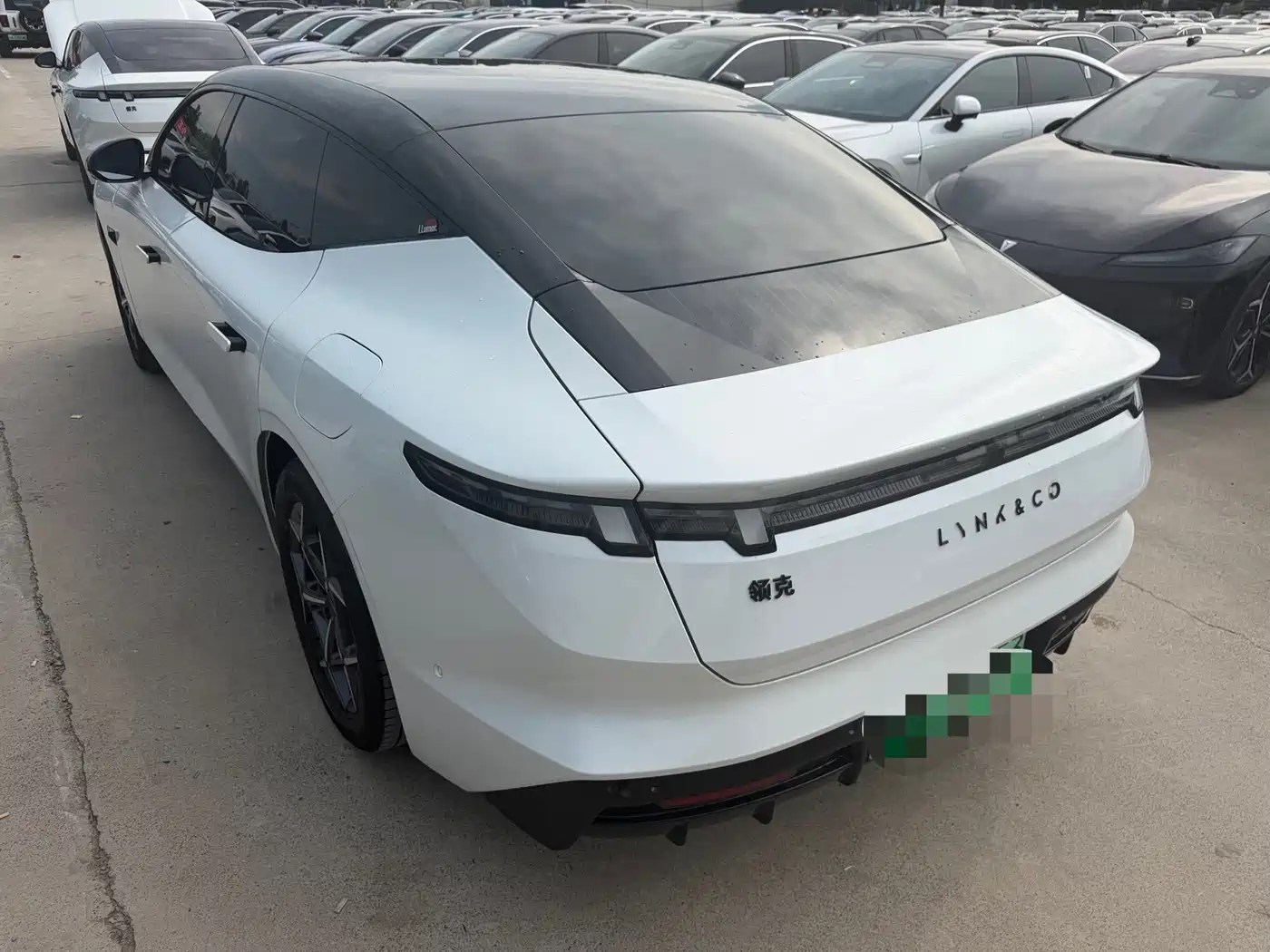 Lynk & Co 10 EM-P 2026 2025 Model 120 AWD Halo