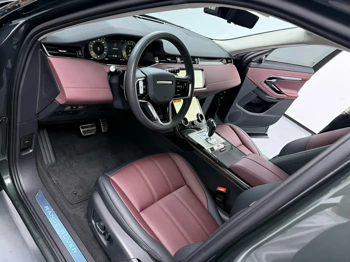 Land Rover Range Rover Evoque 2023 Range Rover Evoque L 249PS Luxury Edition фото 7