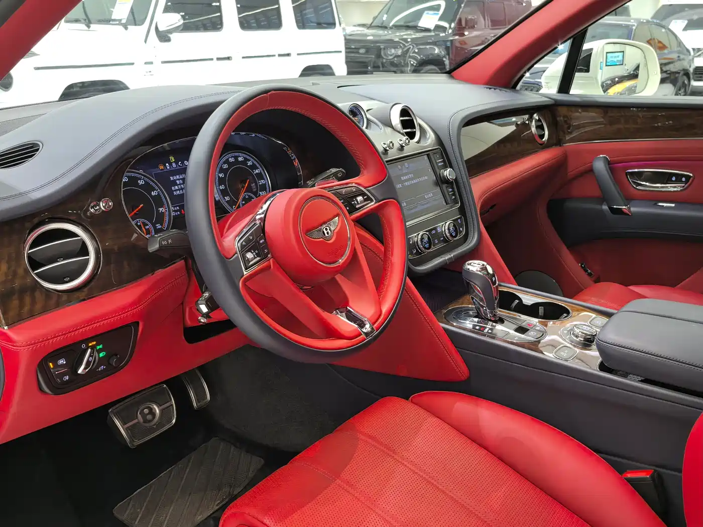 Bentley Bentayga 2021 4.0T V8 фото 4