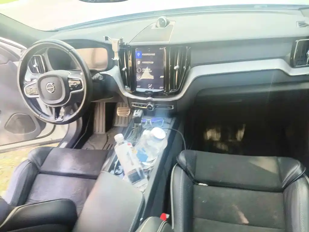 Photo 10 - Volvo XC60