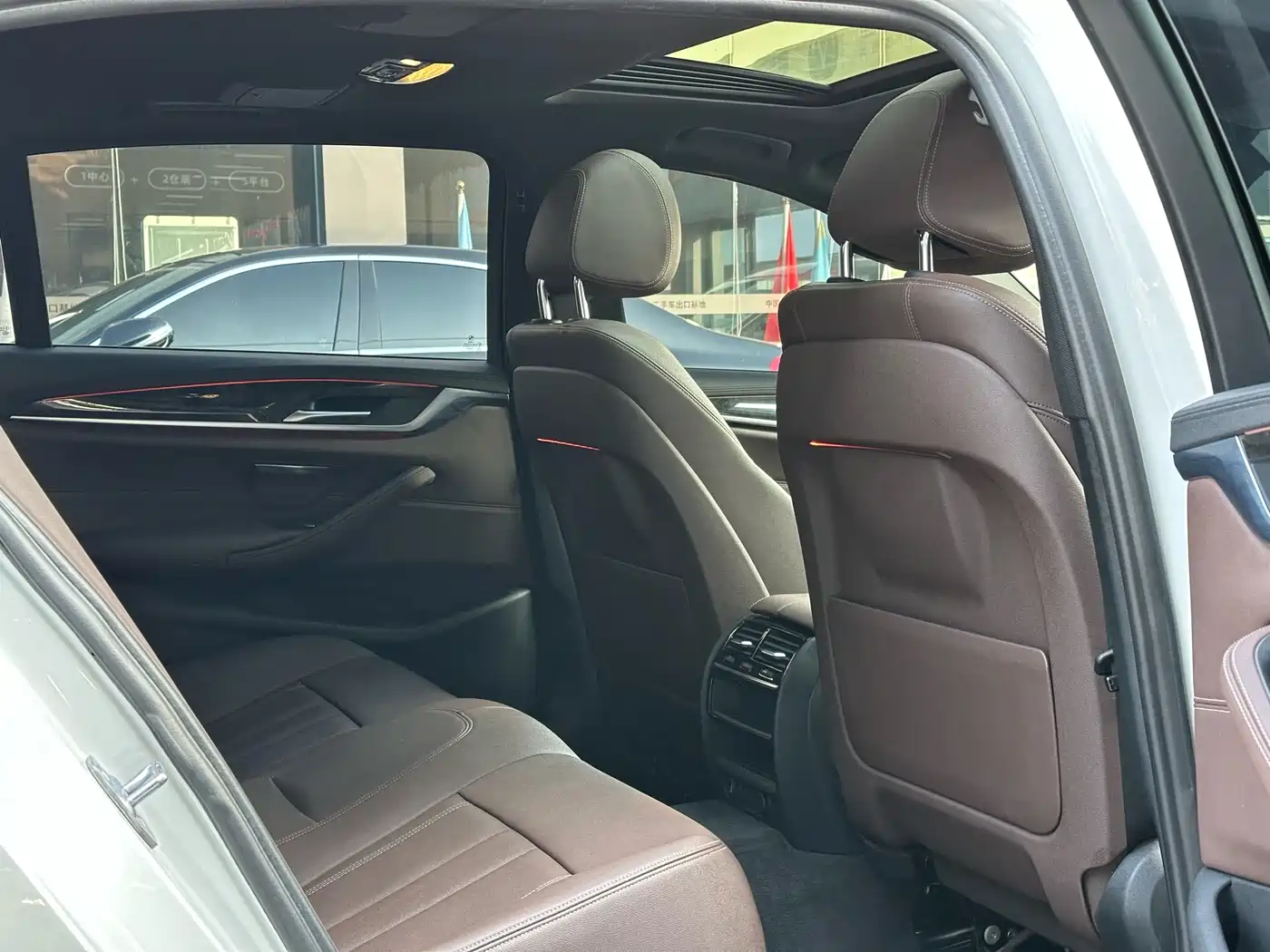 BMW 5 Series 2018 525Li M Sport Package фото 10