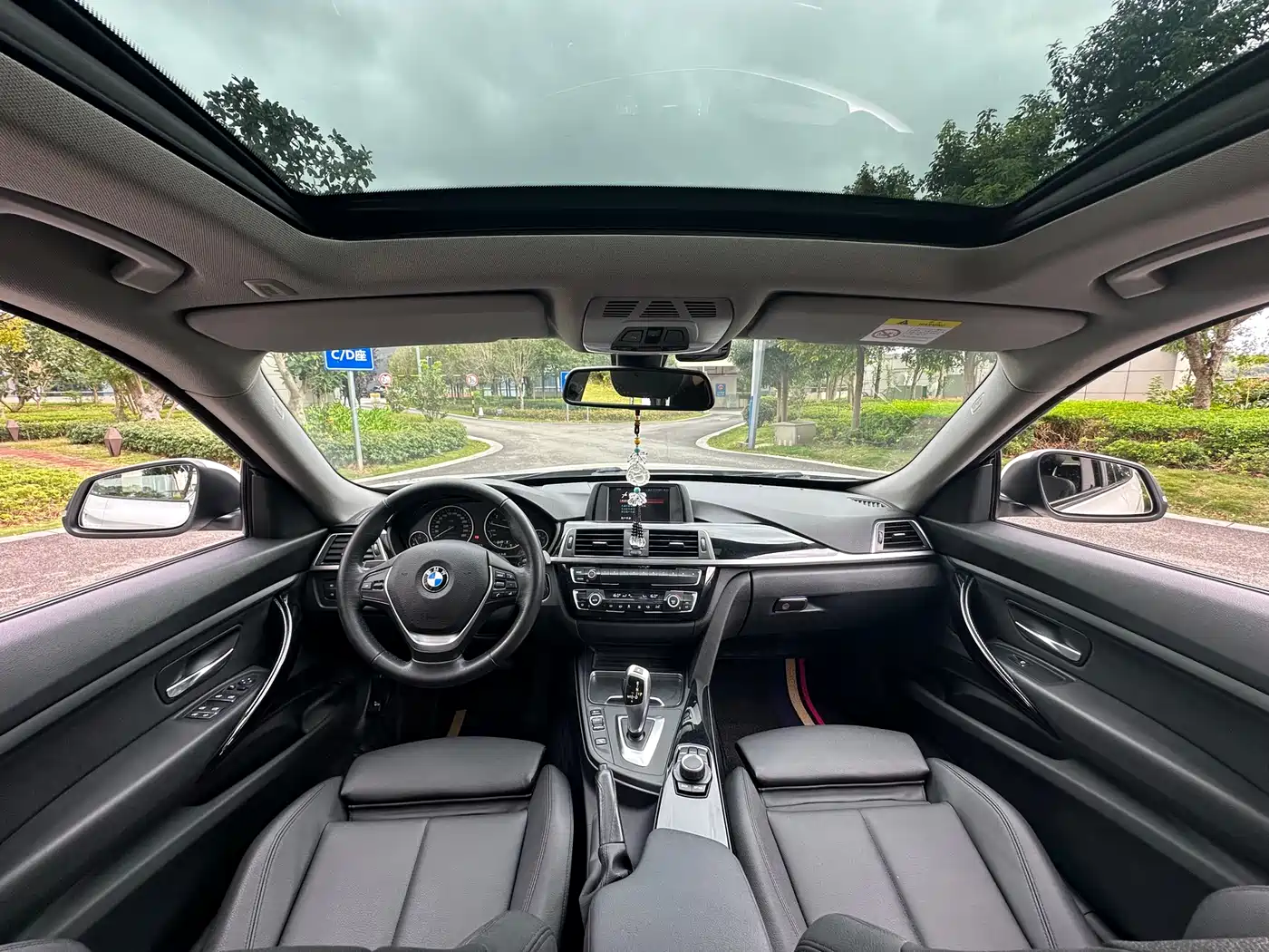 BMW 3 Series GT 2018 320i Fashion фото 22