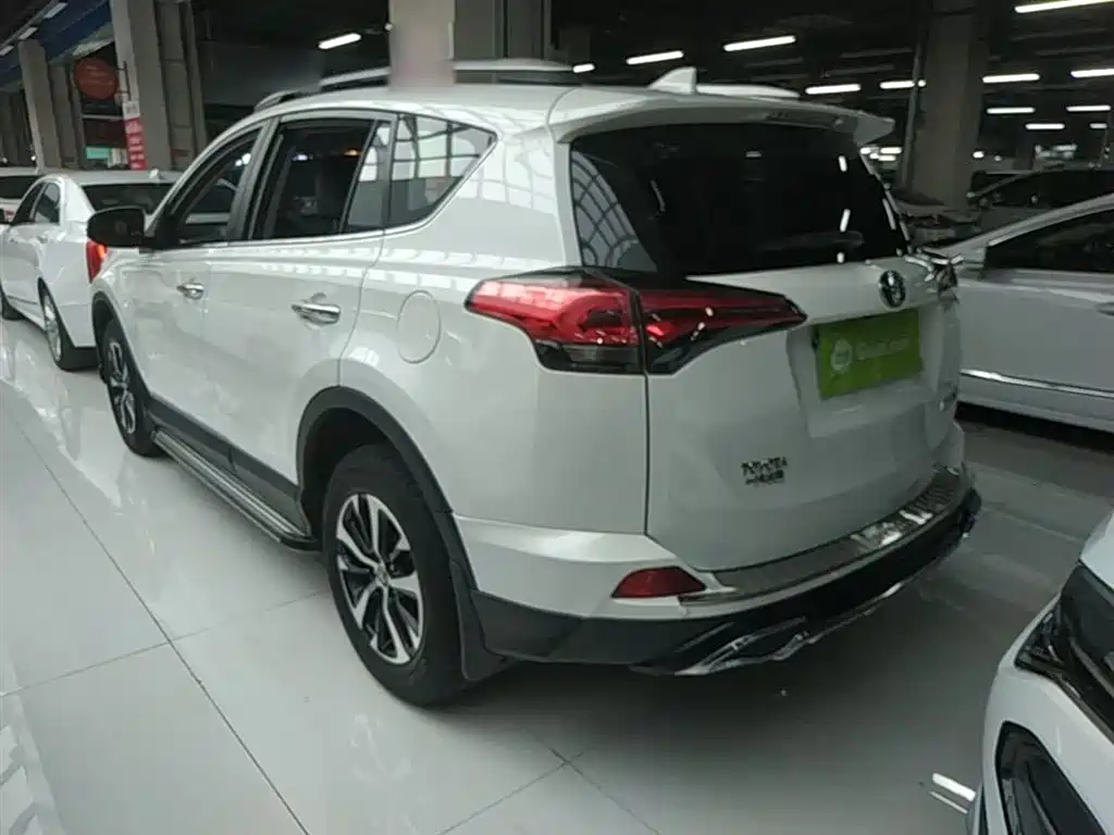 Toyota RAV4 Rongfang 2016 2.0L CVT 2WD Trend (China V) фото 5