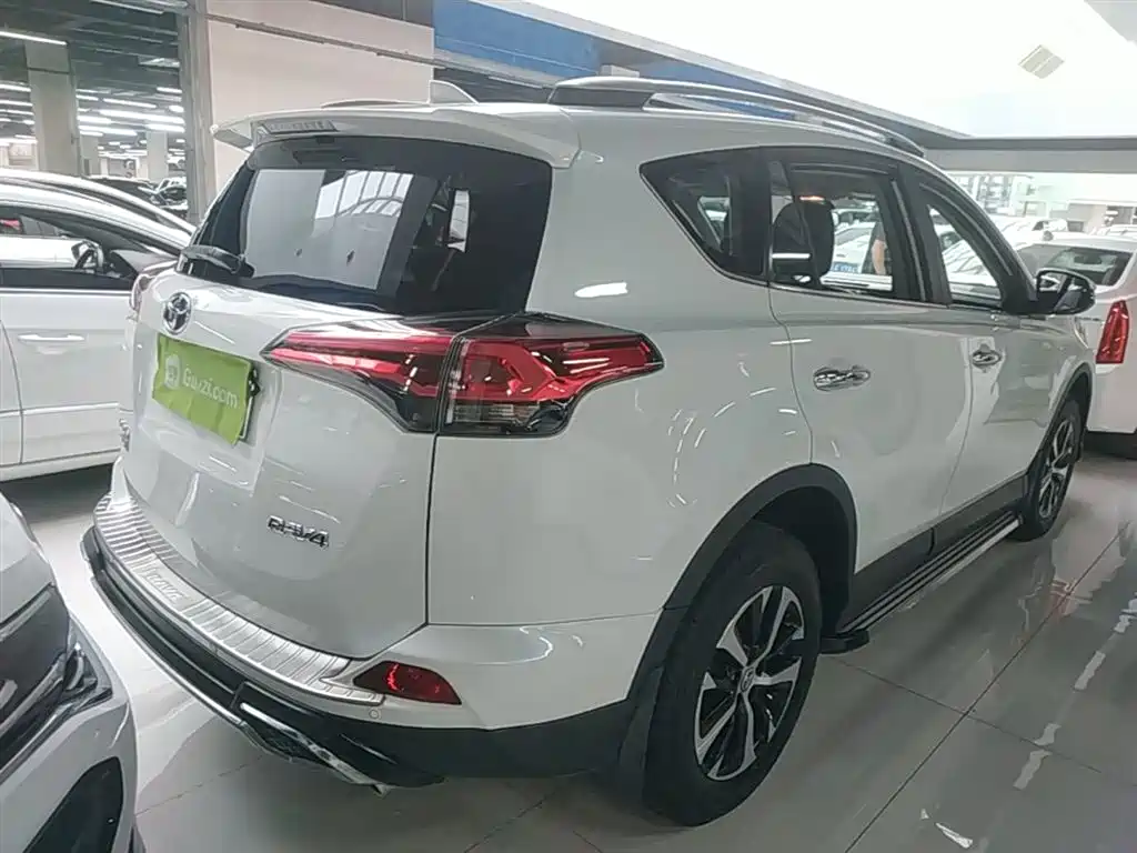 Toyota RAV4 Rongfang 2016 2.0L CVT 2WD Trend (China V) фото 7