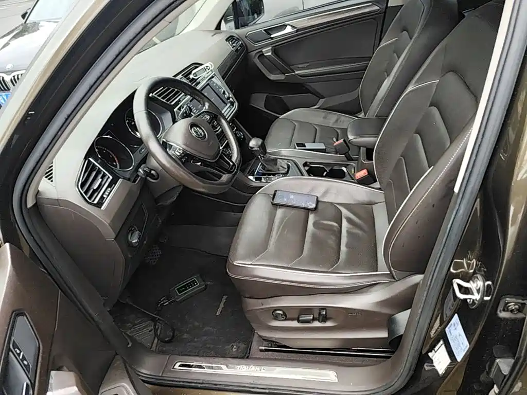 صورة 15 - Volkswagen Tiguan L
