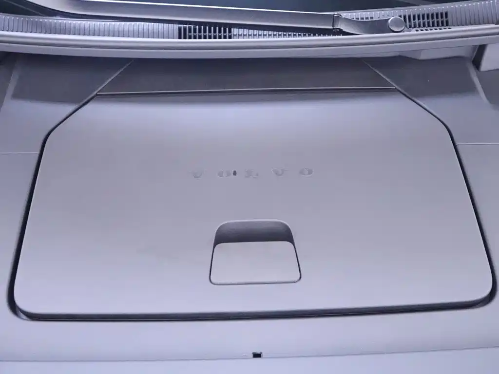 Volvo EM90 2026 2025 Ultra Six-Seater
