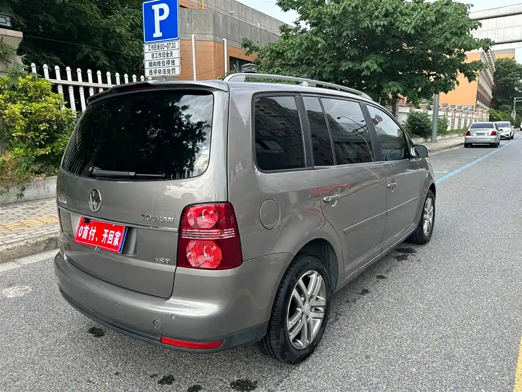 Volkswagen Touran 2008 Model 1.8T Premium Smart Edition Automatic 5-Seater фото 4