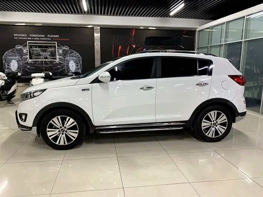 Kia Sportage 2016 2.0L Automatic 2WD DLX фото 10