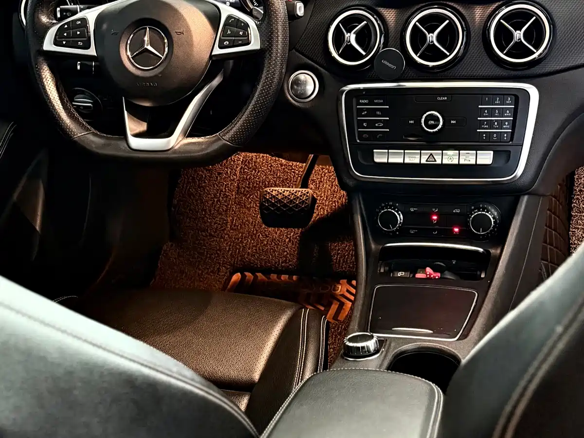 Фото 5 - Mercedes-Benz GLA