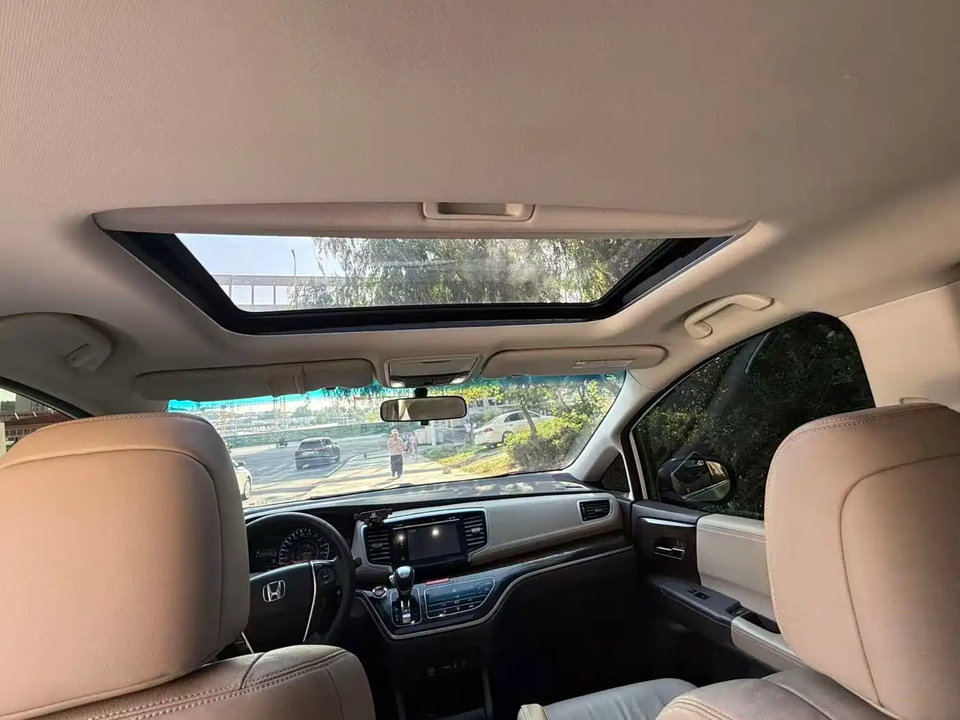 Photo 11 - Honda Odyssey