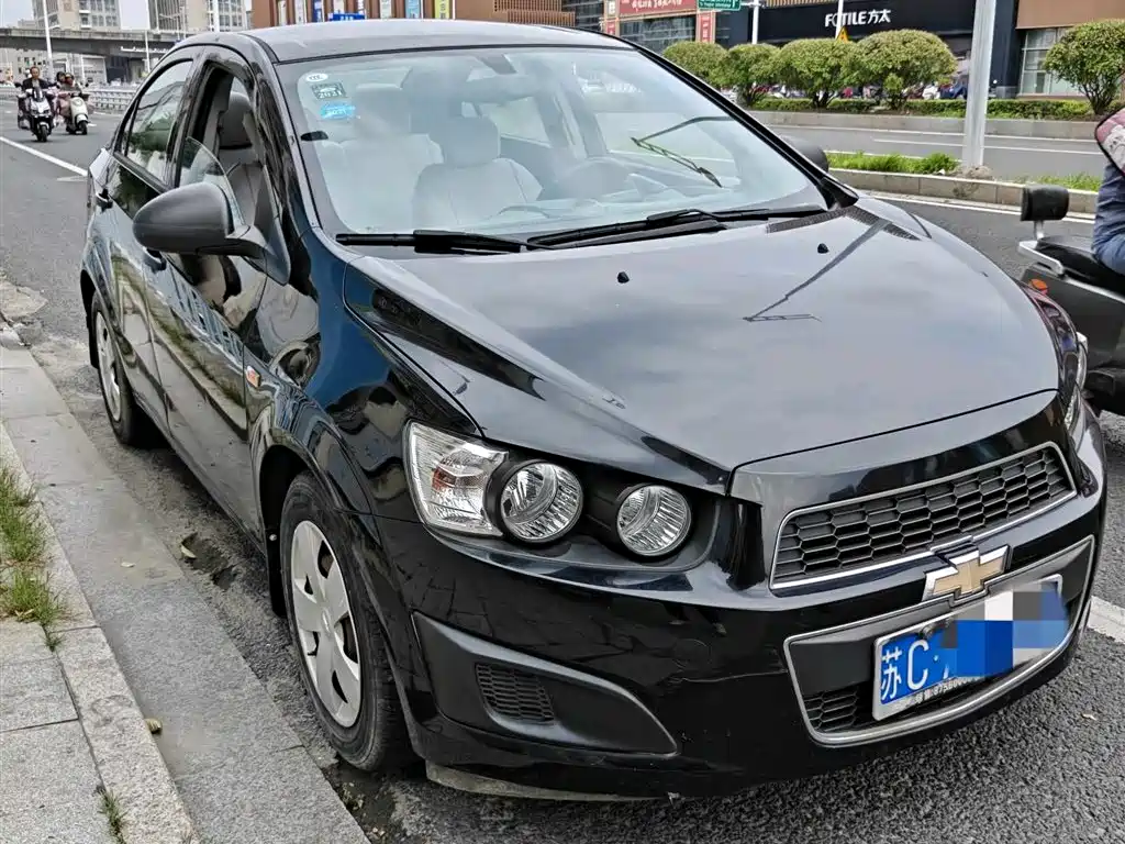 Chevrolet Aveo 2011 Sedan 1.4L MT SL фото 3