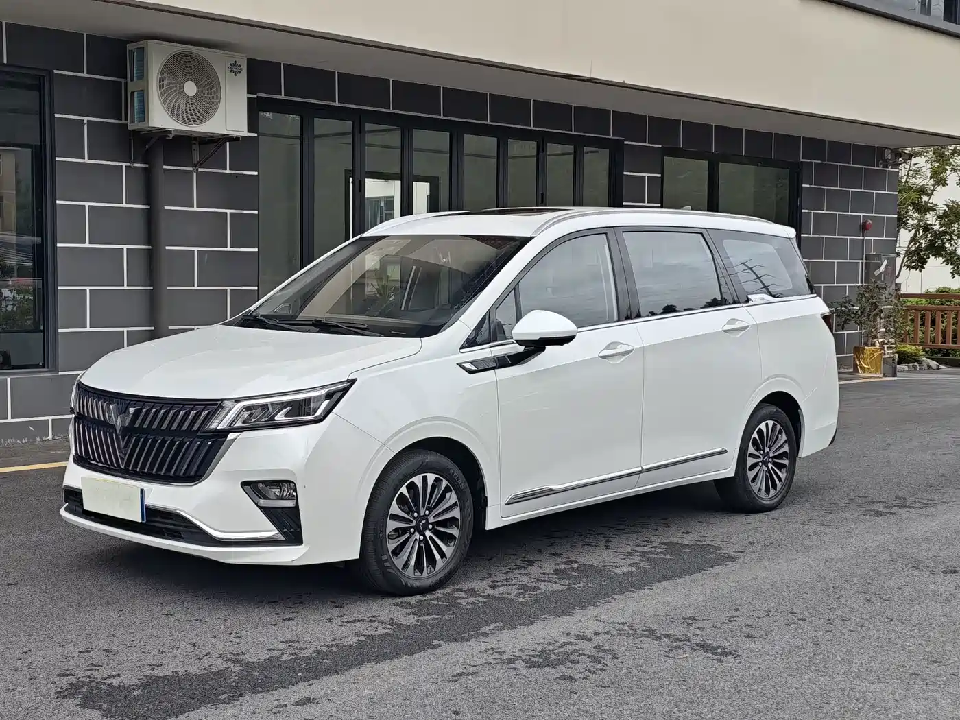 Wuling Motors Wuling Jiachen 2023 2022 1.5T CVT Exclusive Flagship Model