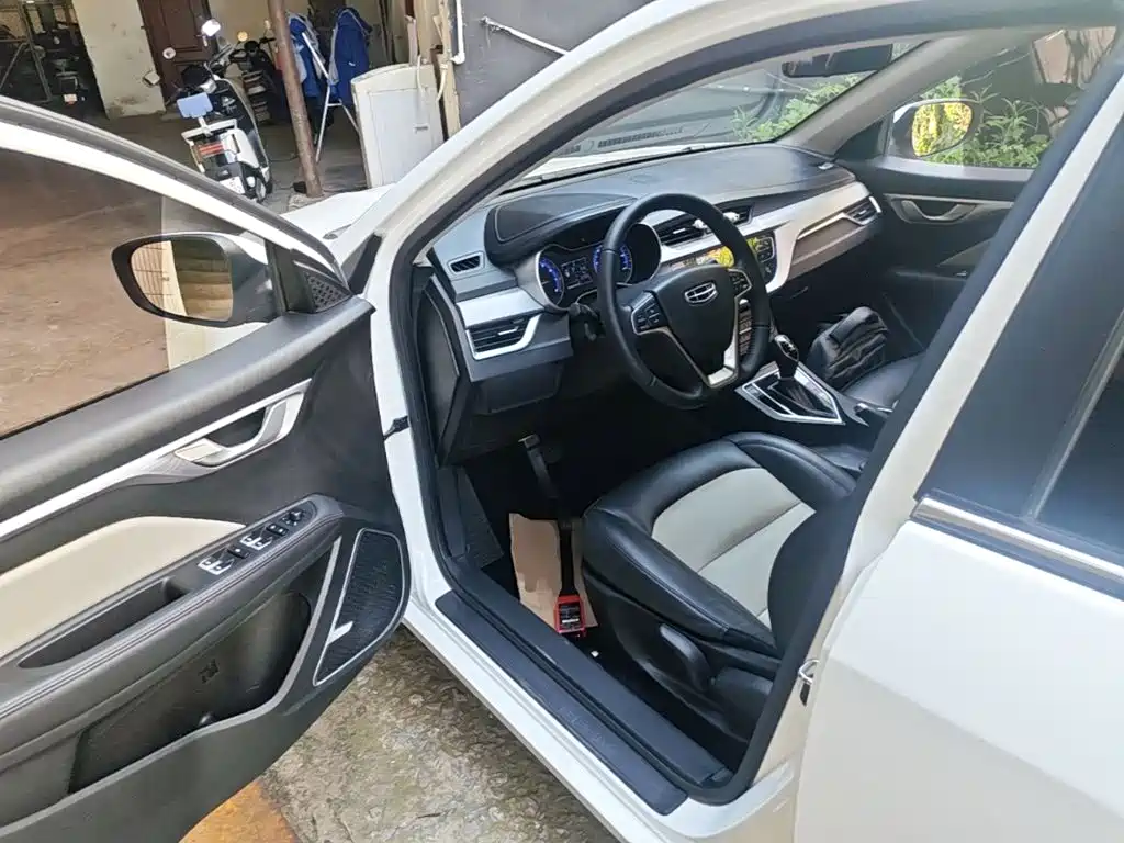 Фото 16 - Geely Vision