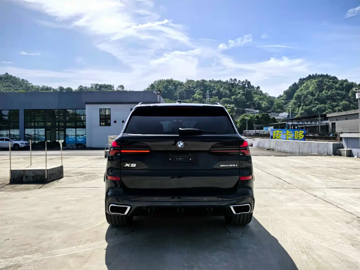 BMW X5 2023 xDrive 30Li Premium M Sport Black Night Package фото 10