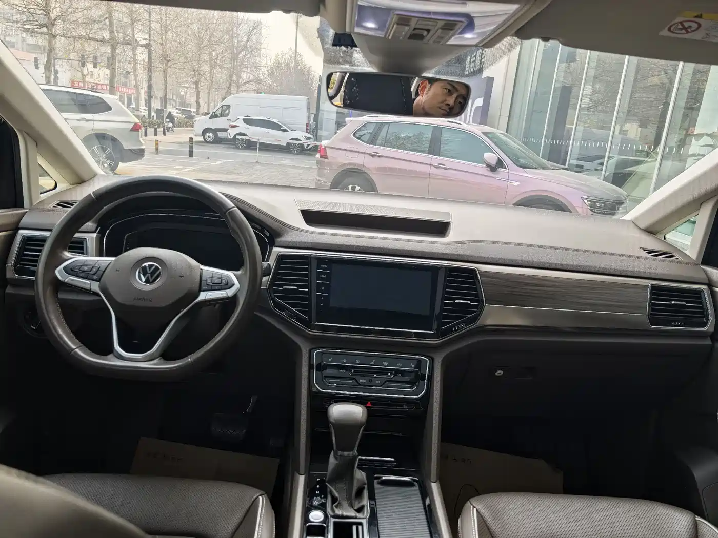 Volkswagen Viloran 2020 380TSI Premium фото 12