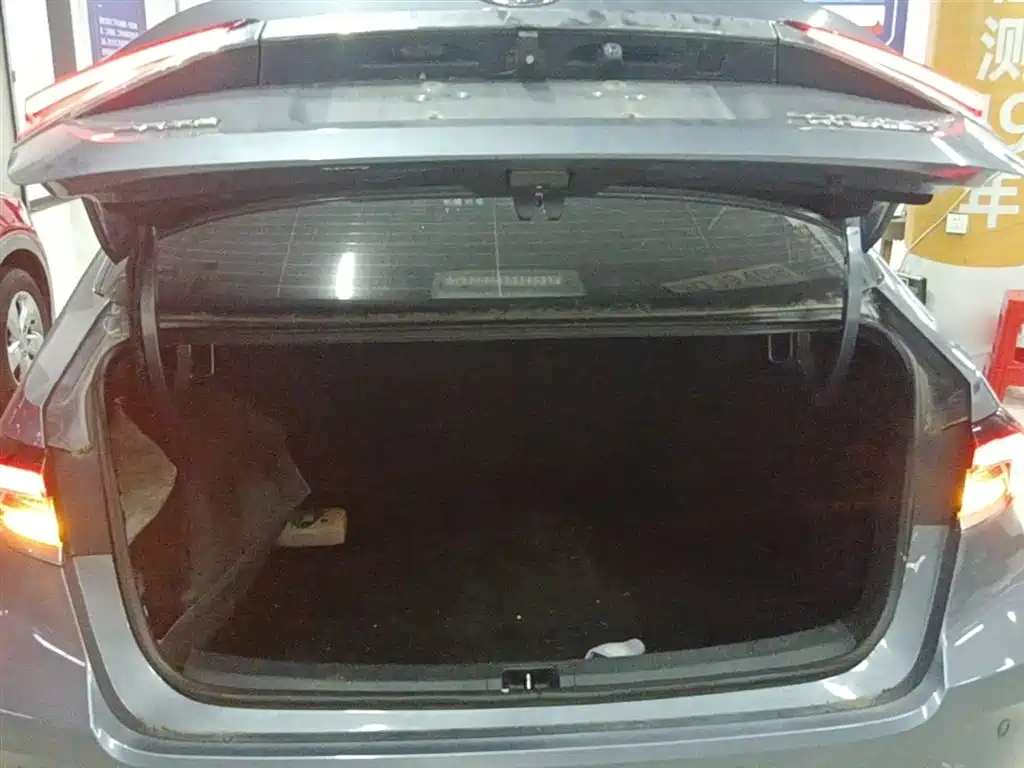 Toyota Corolla 2022 Hybrid 1.8L E-CVT Pioneer Edition фото 19