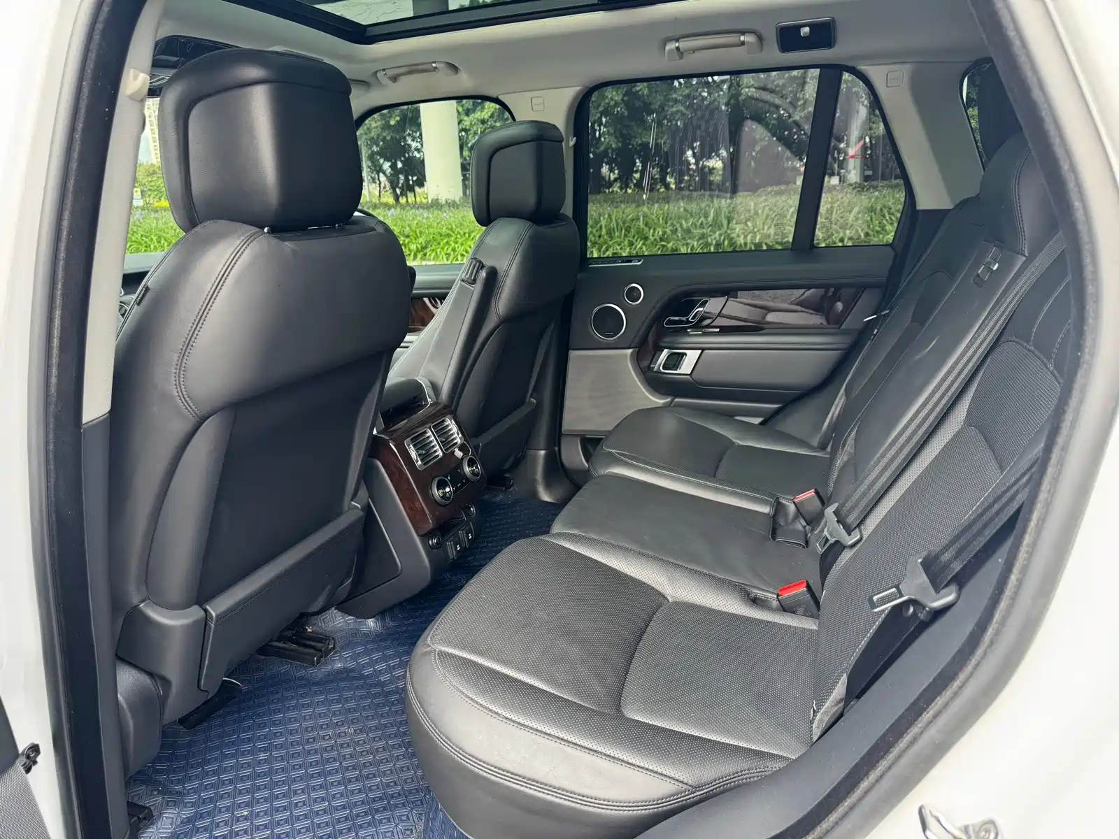 Фото 9 - Land Rover Range Rover
