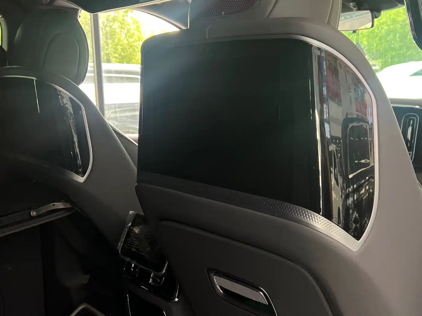 Mercedes-Benz Vito 2024 2.0T Business 7-Seater фото 12
