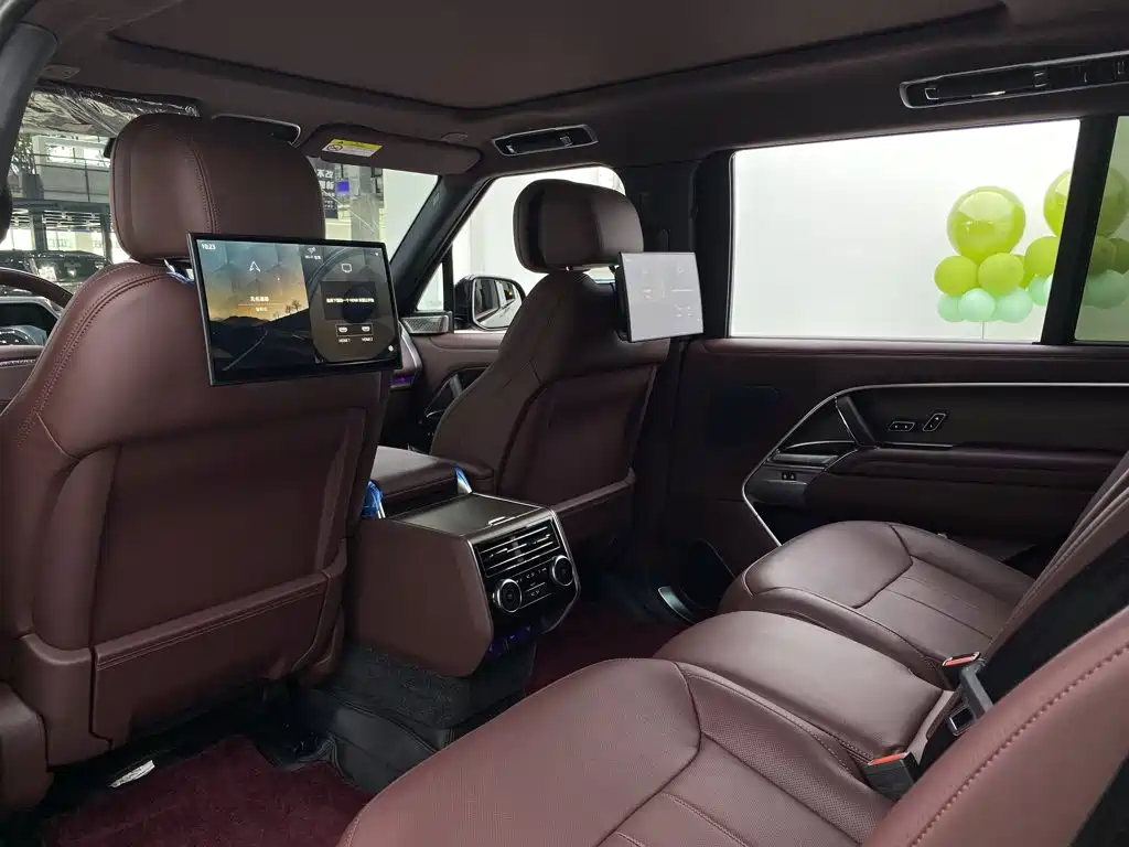 Photo 37 - Land Rover Range Rover
