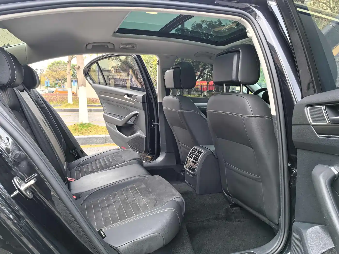 Volkswagen Magotan 2020 330TSI DSG Luxury фото 9