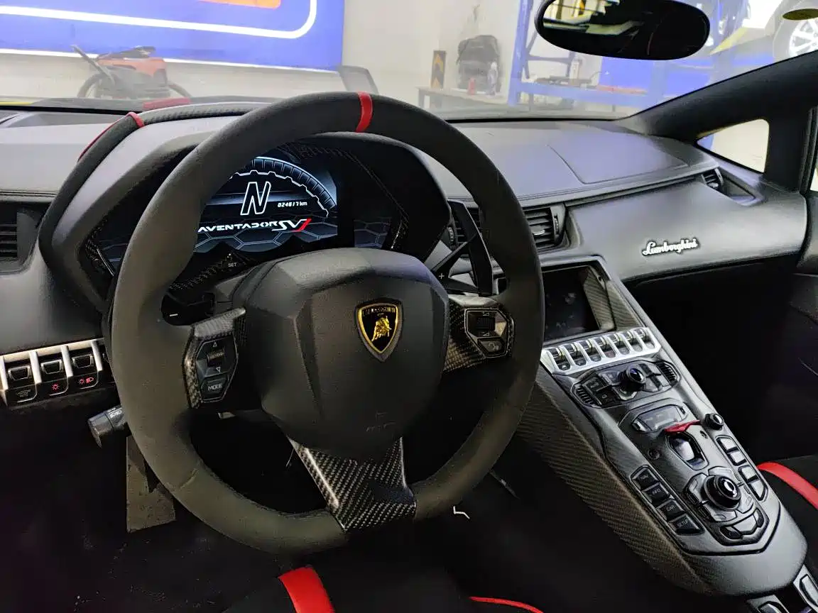 Lamborghini Aventador 2013 2011 LP 700-4