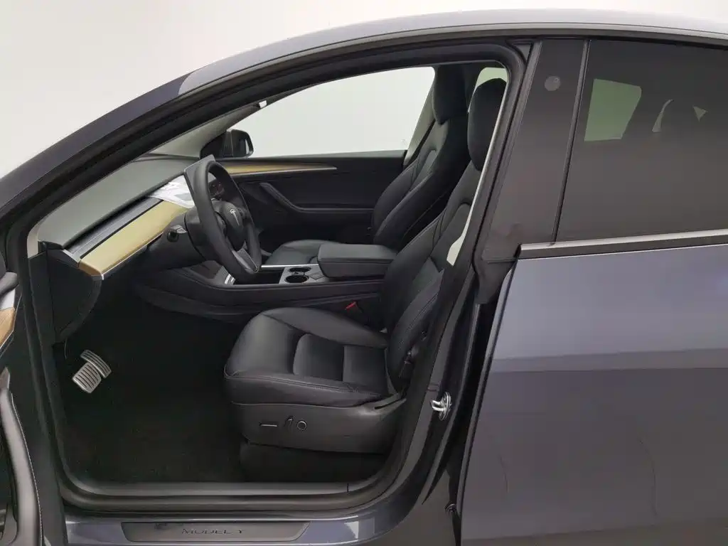 Фото 10 - Tesla Model Y