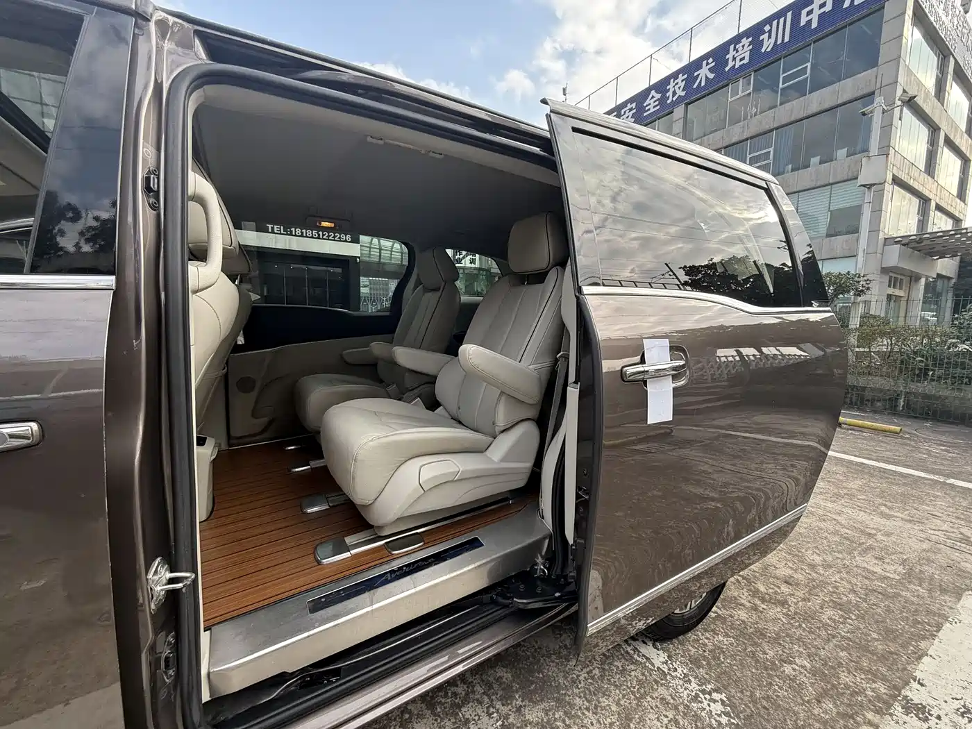Buick GL8 2021 Land Business Class 652T Luxury фото 18