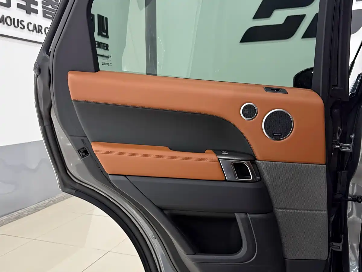 Photo 23 - Land Rover Range Rover Sport