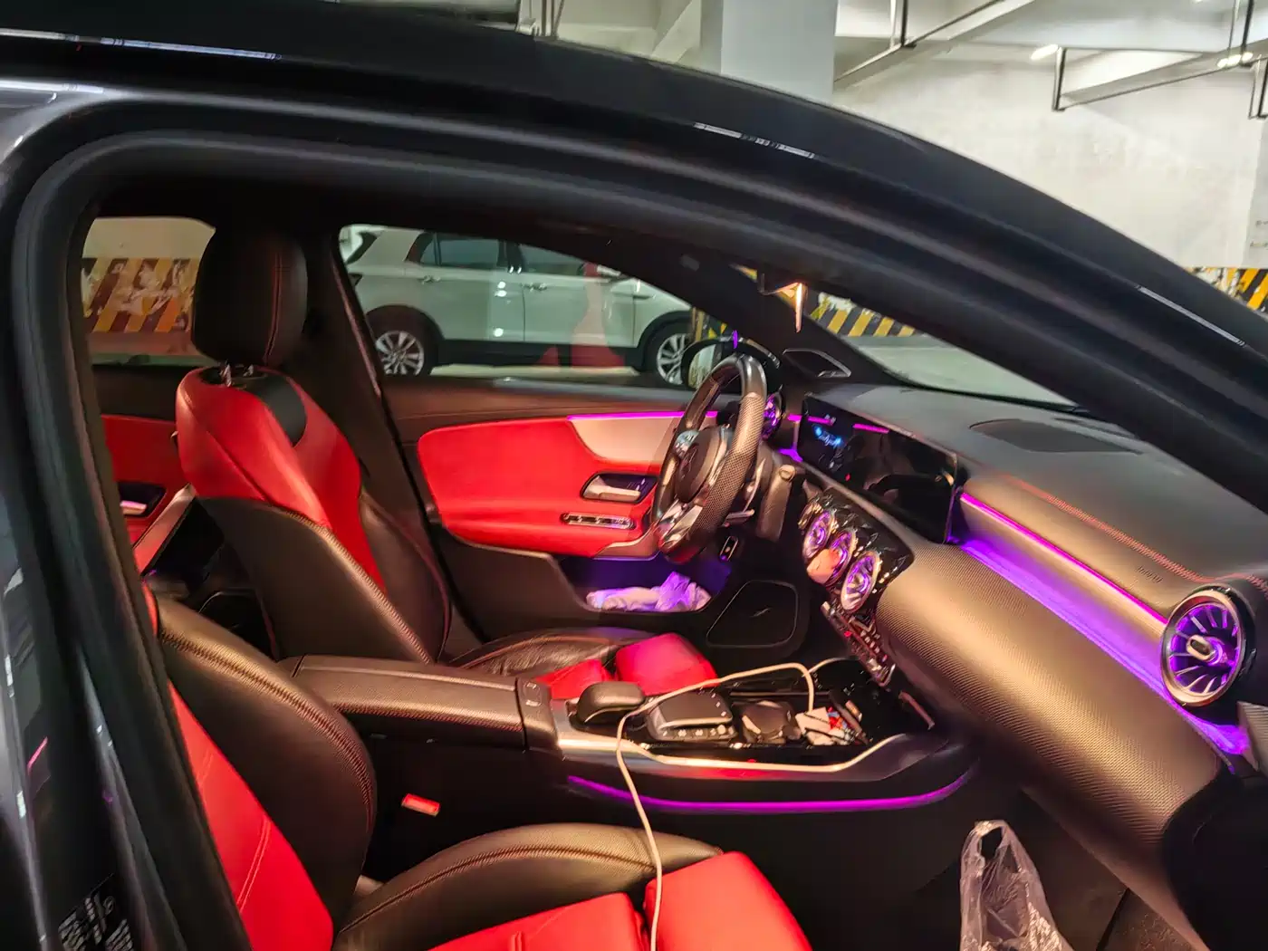 Mercedes-Benz A-Class AMG 2019 AMG A 35 L 4MATIC фото 9