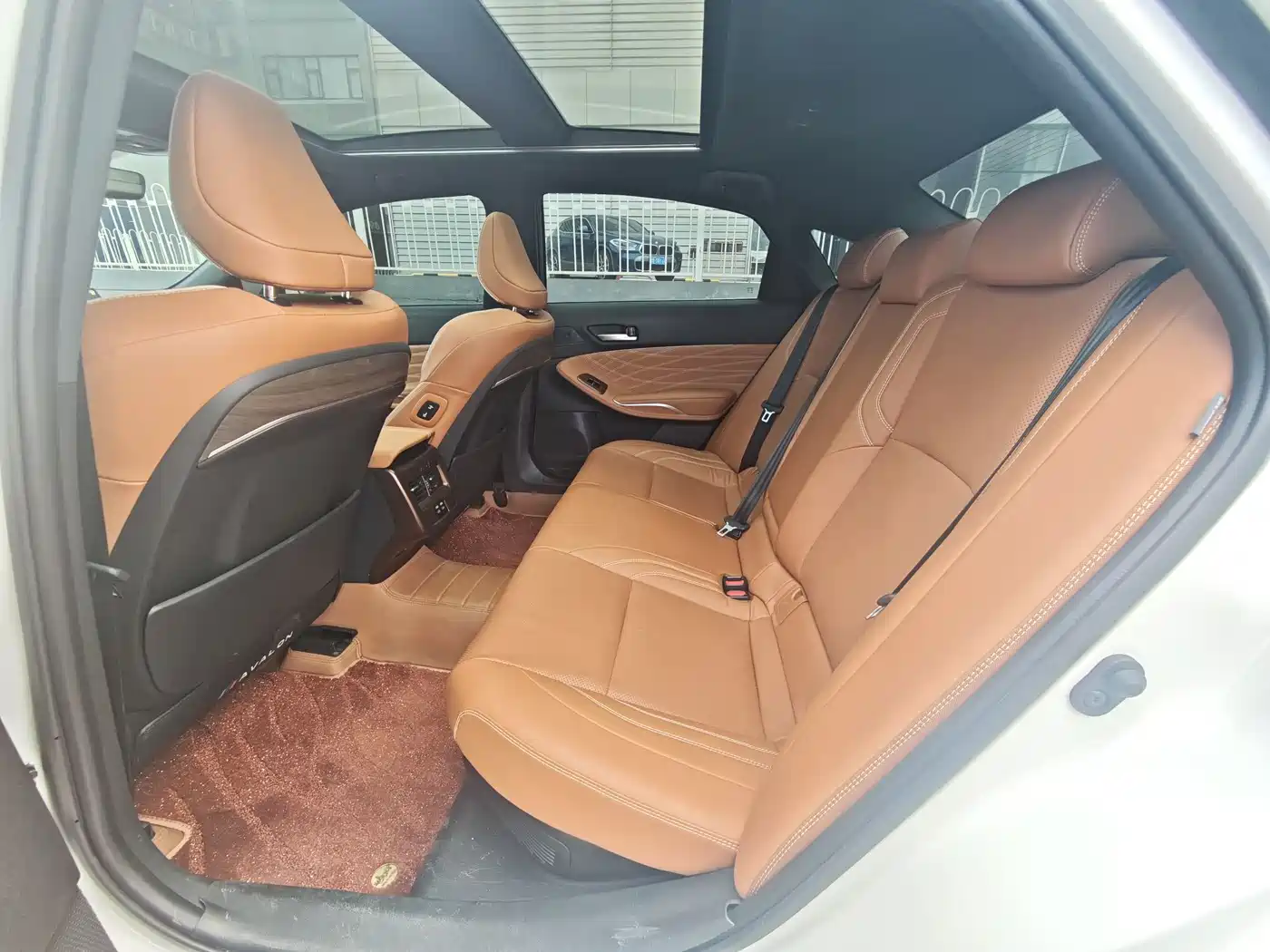 Toyota Avalon 2024 Model Hybrid 2.5L XLE Prestige Edition фото 17