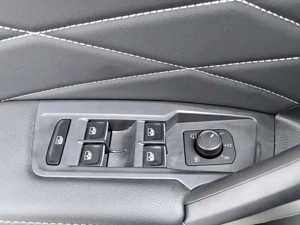 Фото 9 - Volkswagen Tiguan L