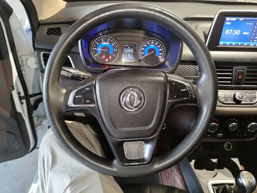 Dongfeng Fengguang Fengguang 330 2023 2019 1.5L 330S Manual Comfort China VI