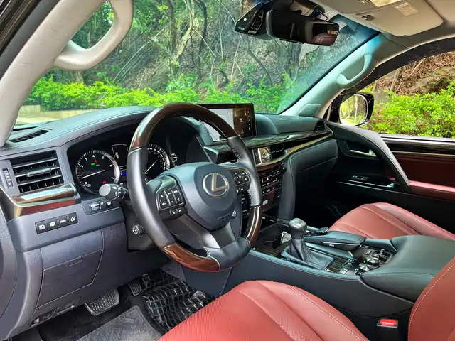 Lexus LX 2019 570 Prestige Luxury Edition — фото 5