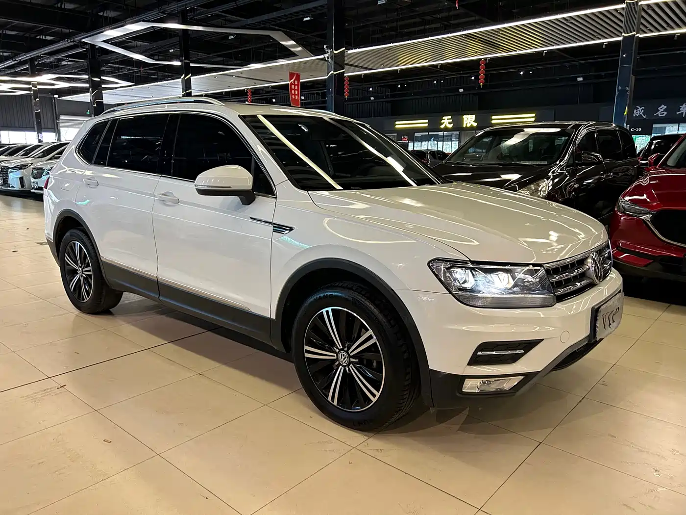 Volkswagen Tiguan L 2019 330TSI Automatic 2WD Panorama Comfort Edition China VI фото 3