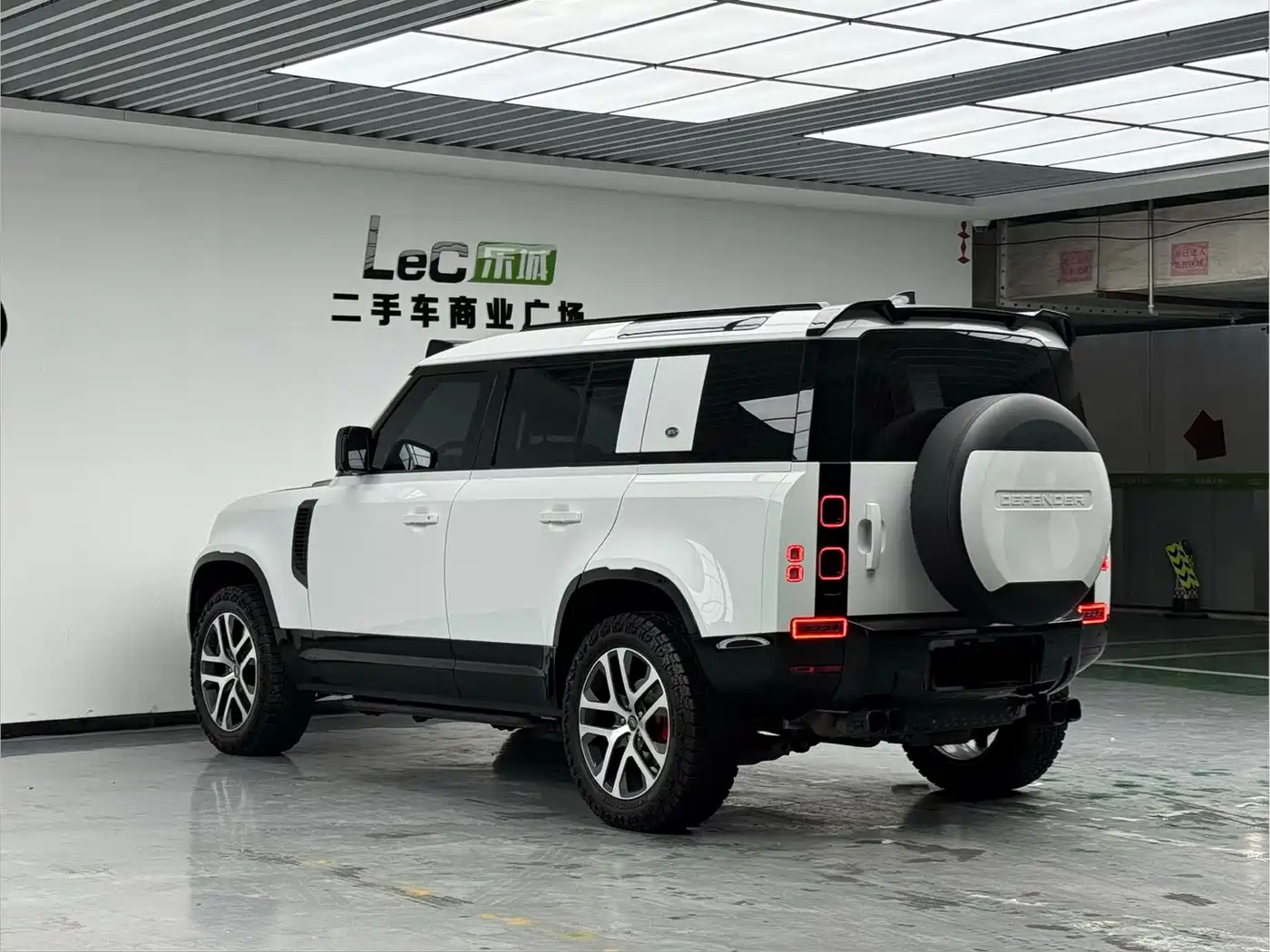 Land Rover Defender 2025 2025 110 3.0T P400 -Dynamic HSE