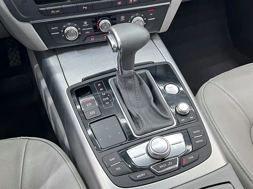 Audi A6L 2012 TFSI Standard фото 11