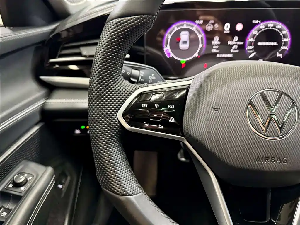 Volkswagen Passat 2025 Pro 380TSI Dragon Glory Edition фото 23