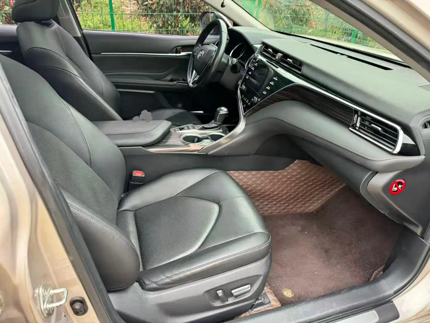 Toyota Camry 2018 2.5G Luxury Edition фото 16