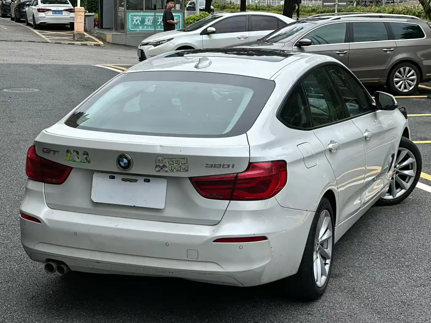 BMW 3 Series GT 2018 320i Fashion фото 9