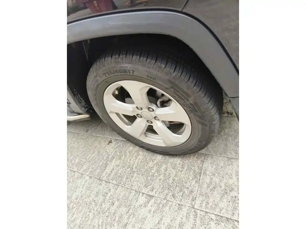 Photo 7 - Jeep Compass