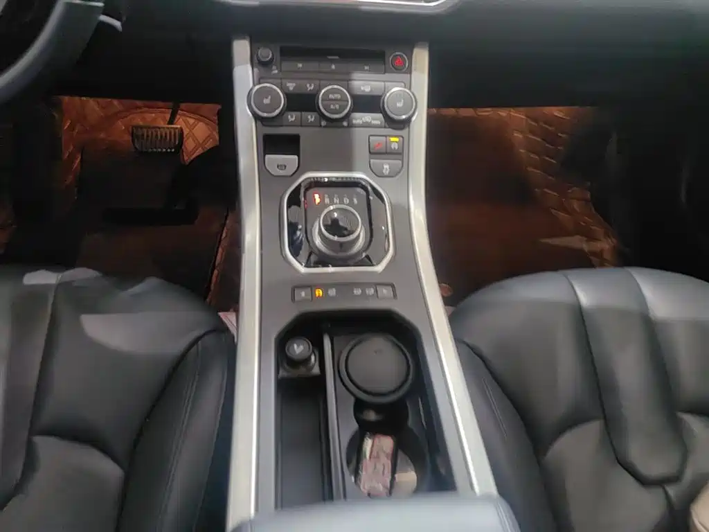 Land Rover Range Rover Evoque 2015 2.0T 5-Door Intelligent Edition фото 14