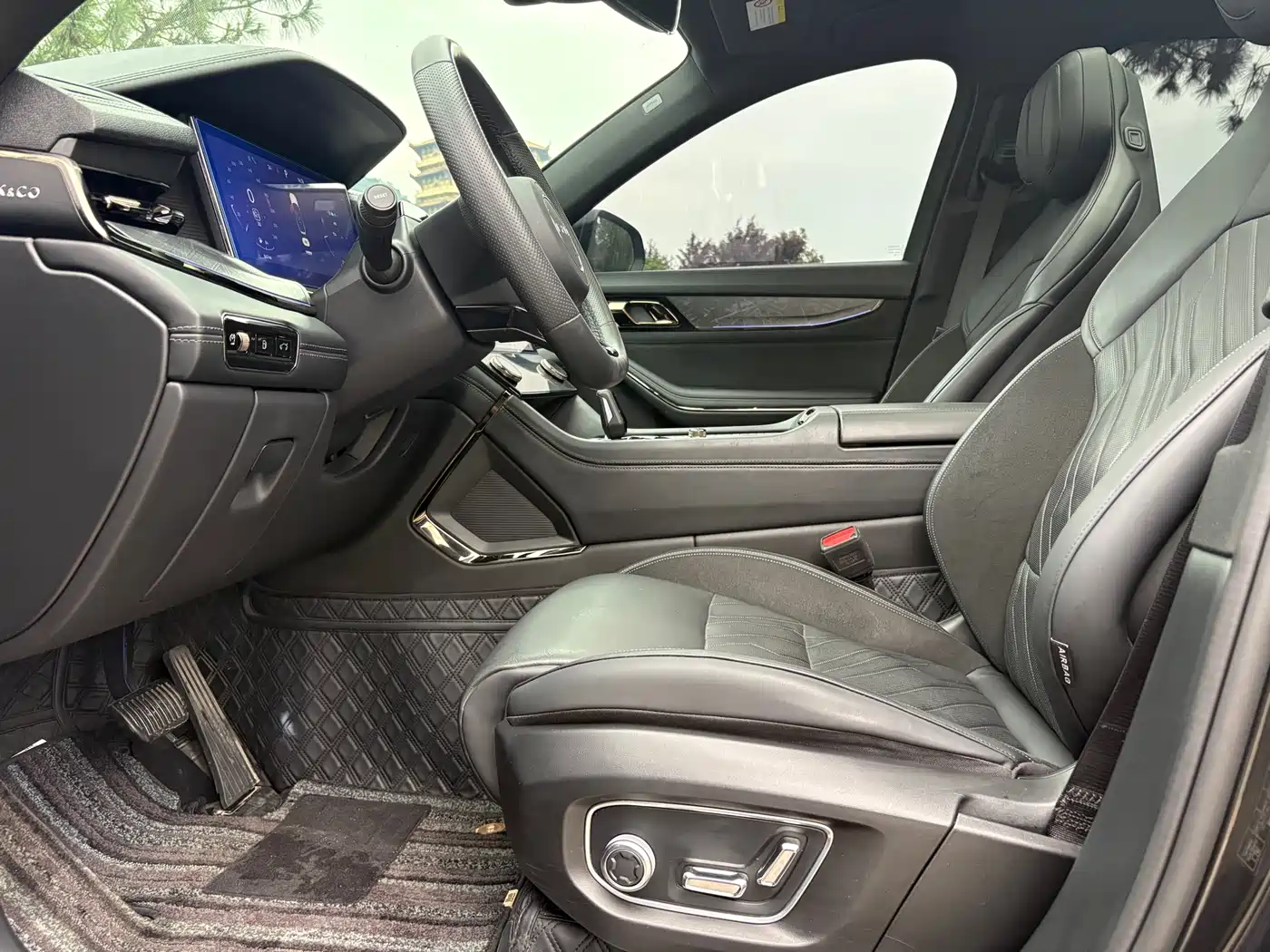 Lynk & Co 09 EM-P 2021 2.0T PHEV Ultra 6-seater фото 8