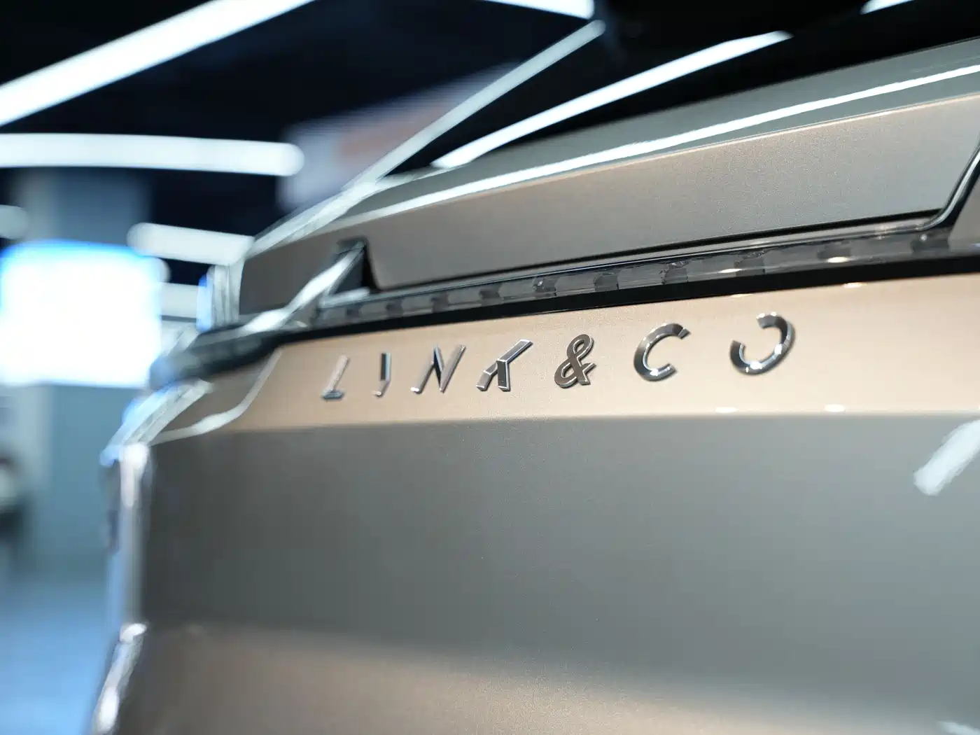 Lynk & Co 08 EM-P 2023 220km 4WD Performance Halo фото 25